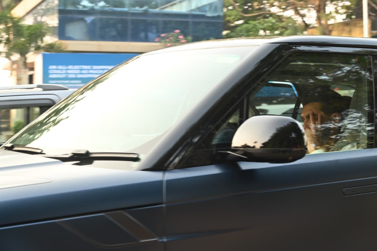 Bobby Deol was visibly emotional as he arrived for the prayer meet of his late father